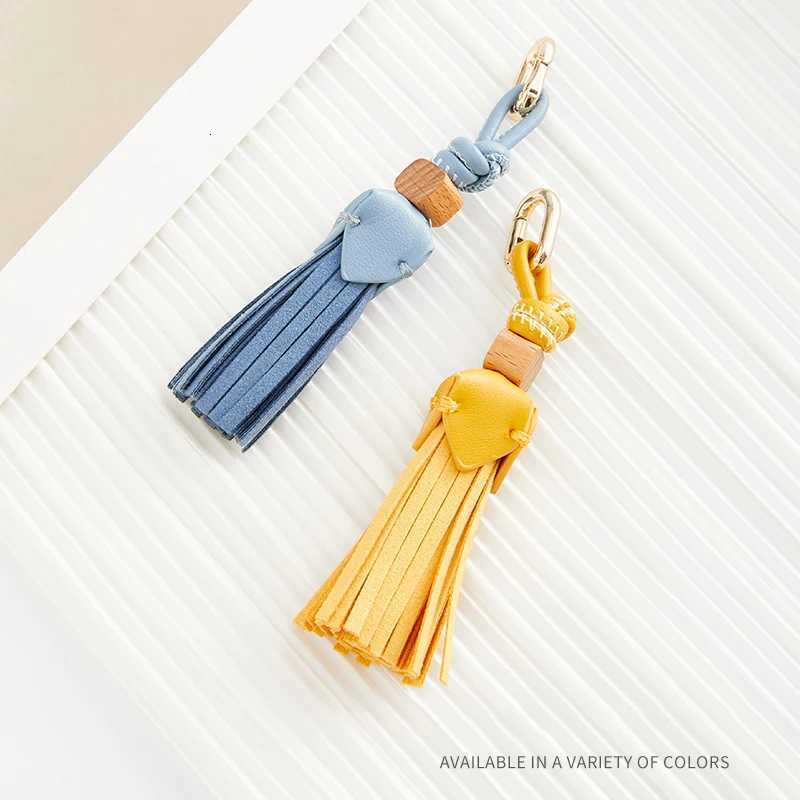 Leather Bag Charm Flower Tassel Ball Pendant Luxury Fashion High-grade Lychee Flower Car Pendant Decoration Bag Accessories Y250814