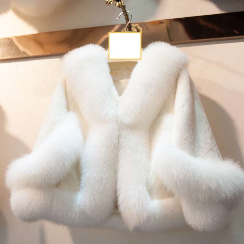 New autumn and winter fur coat, fox fur shawl, warm dress, cheongsam, fur cape coat for women