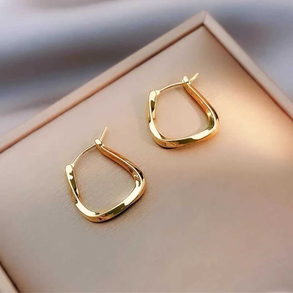 Stainless Steel Gold Color Geometric Design Twisted Square Hoop Earrings For Women Creative Young Girls Party Wedding Jewelry XJ250814