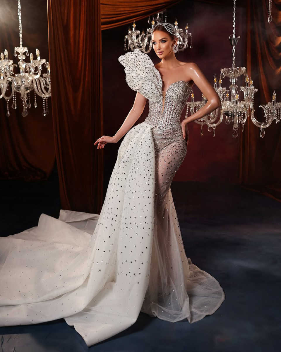 Sexy Mermaid Evening Dresses Sleeveless Detachable Train Prom Gowns Crystal Beadeds Sheer Special Occasion Dresses Customized