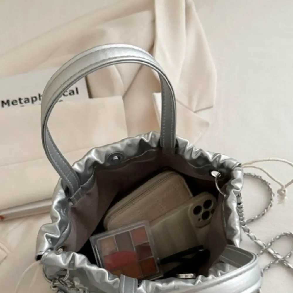 New Large Capacity Womens Backpacks Pearl Chain PU Leather Shoulder Bags Drawstring with Handle Mini Backpacks Women XJ250814