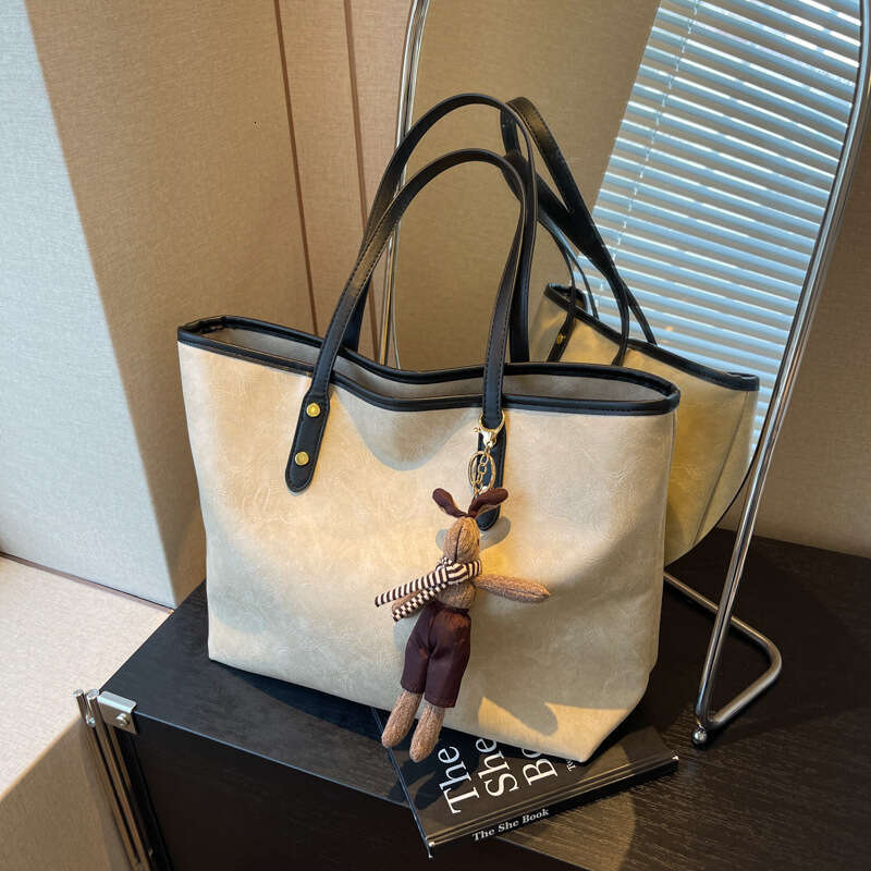 Large Capacity for Women 2025 New Autumn Winter Versatile Shoulder Trendy Tote Commuter Bag