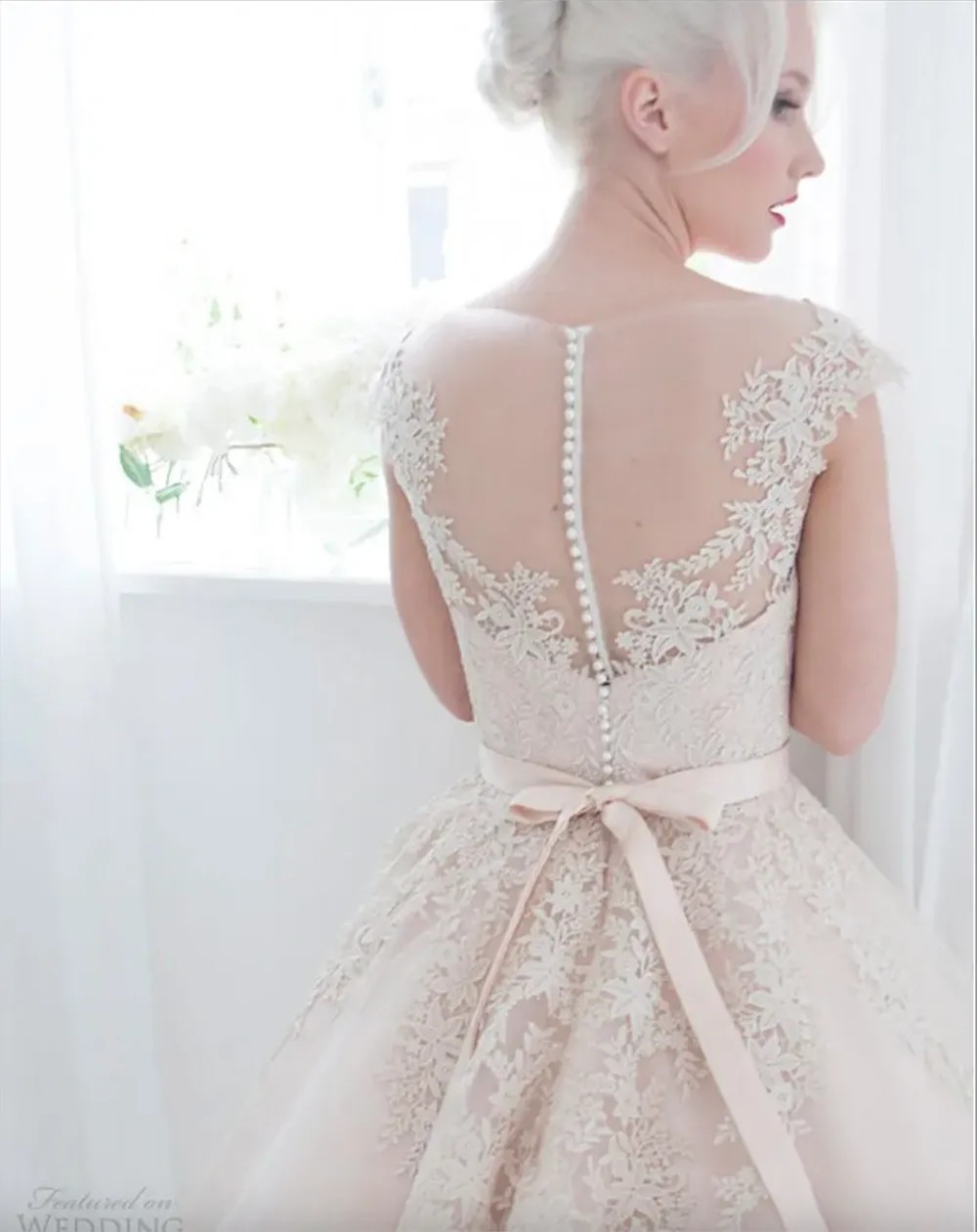 Vintage 1950's Wedding Dresses Cap Sleeves Tea Length Saudi Champagne Lace See-through Back Beach Bride Gowns