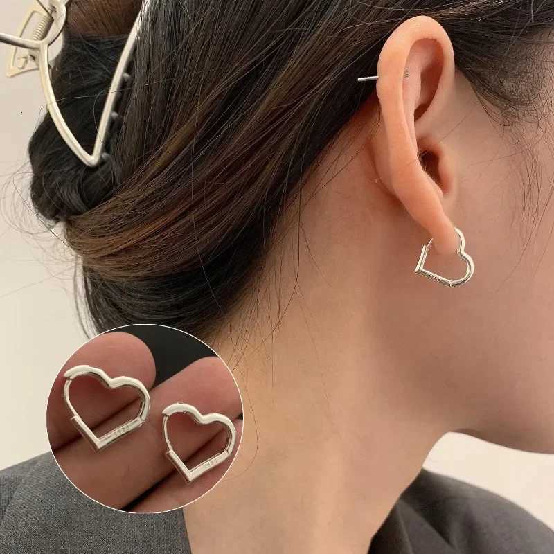 2024 Korea Trend Classic Silver Color Hollow Out Heart Hoop Earrings for Women Cute Sweet Drop Dangle Earrings Jewelry Gift XJ250814