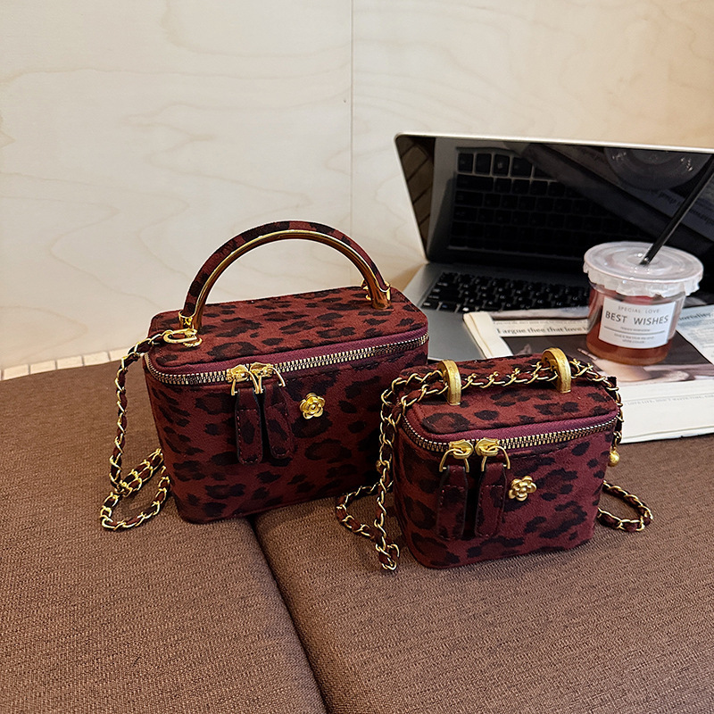 Luxury Brand Designer Bag Vintage Leopard Print Suede Small Square Bag Textured Bags Crossbody Versatile Chain Shoulder Bag Stylish Box Bag