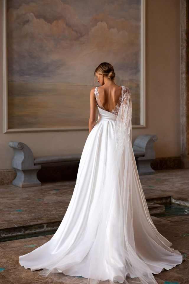 Charming Wedding Dress O-neck Backless Sleeveless Appliques Lace Satin Sweep Train Bride Gowns Vestido De Novia