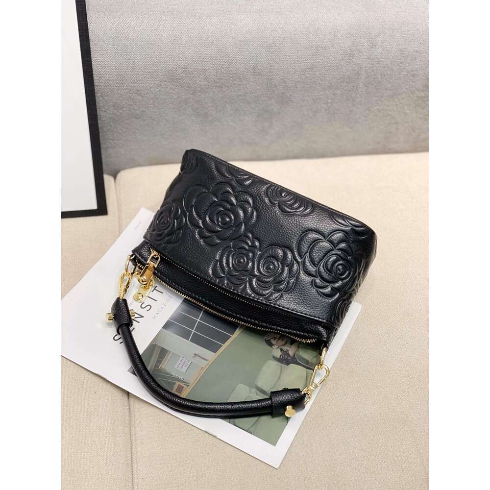 Hot Selling New Top Layer Cowhide Women's Single Shoulder Crossbody Shell Bag Fashionable Large Capacity Design Designer Bags