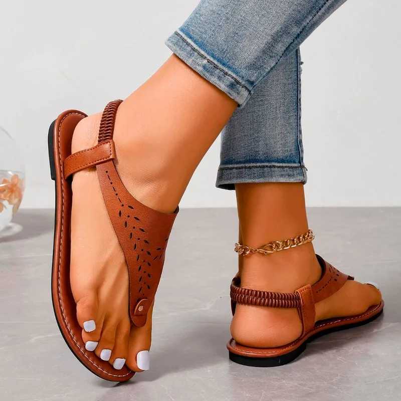 2024 New Ladies Shoes Thong Womens Sandals Open Toe Casual Sandals Women Rivet Elastic Band Flat Heel Soft Bottom Shoes Female W250814
