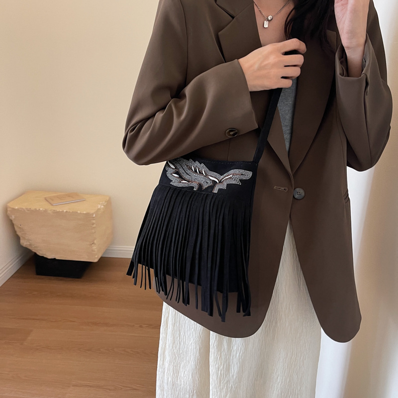 2025 new designer matte tassel bucket bag women's bag fashion crossbody bag