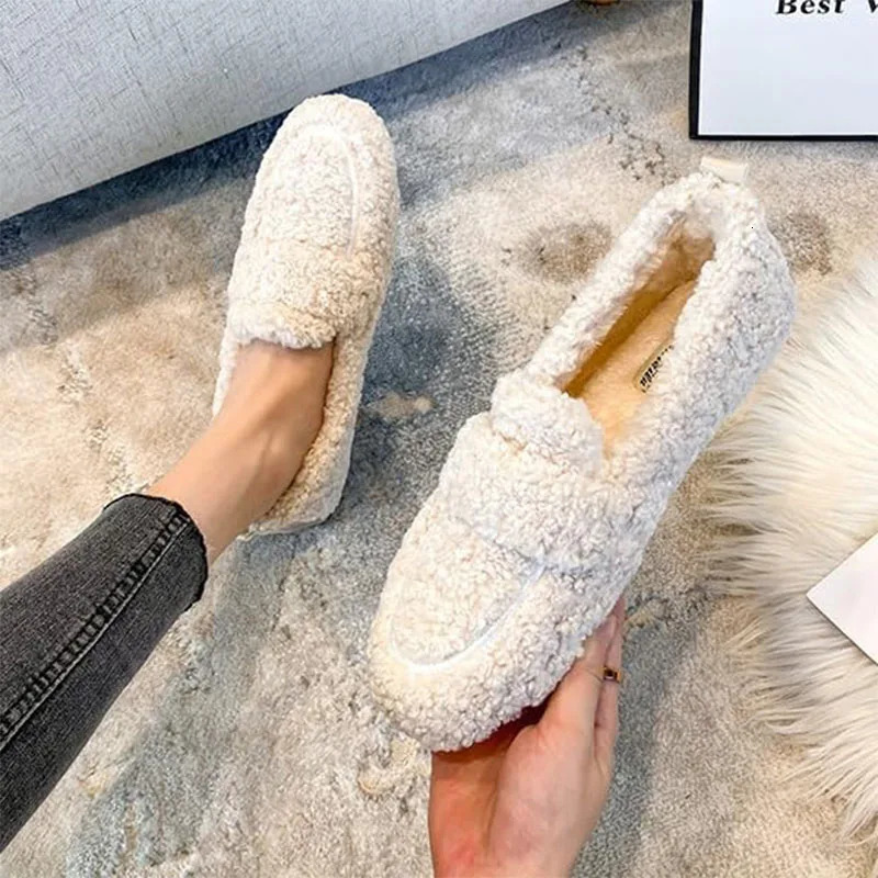 Womens Moccasin Slippers Warm Faux Fur Cozy Indoor Outdoor Moccasins Slip On Loafers Shoes for Women Fuzzy Loafers 250809