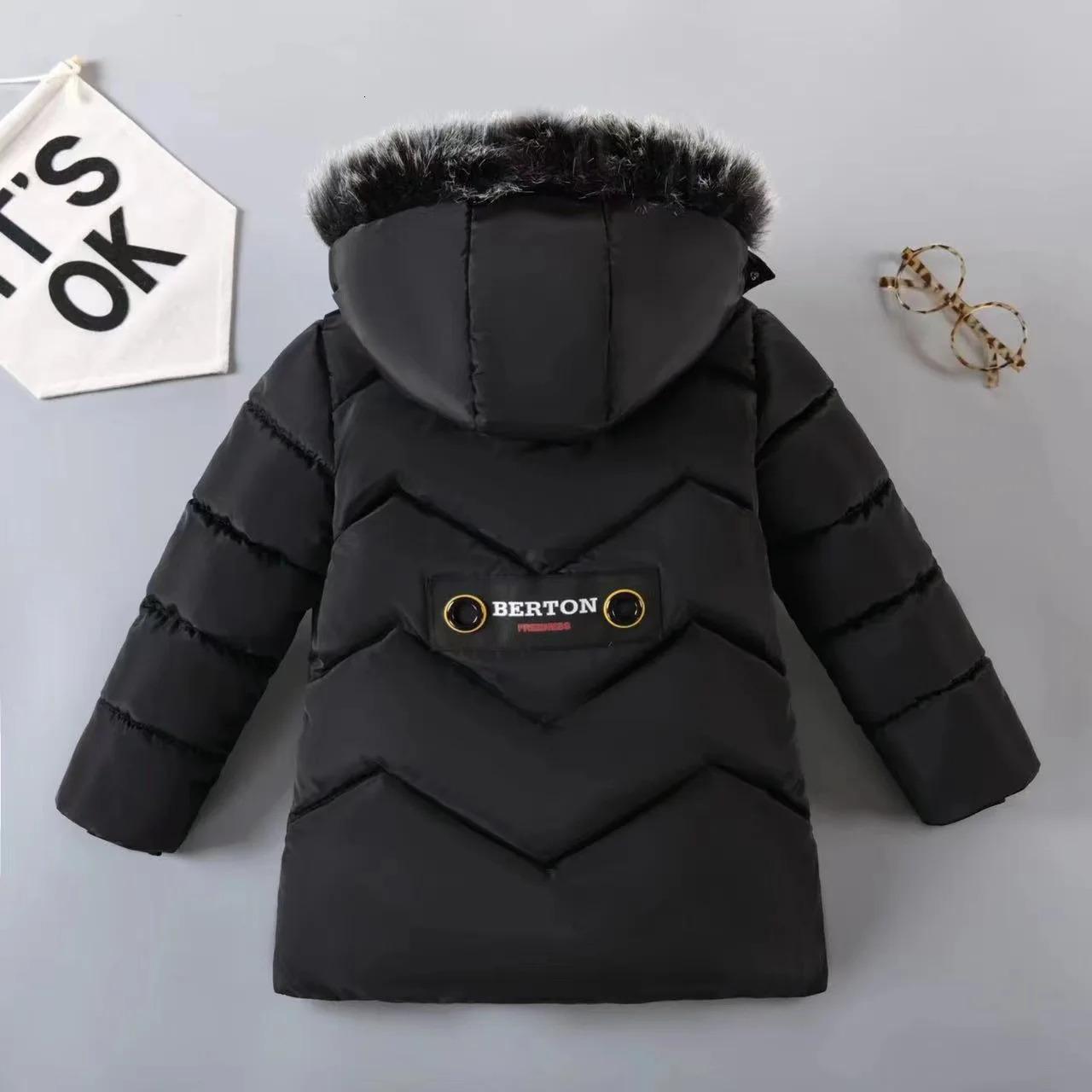 Style Winter Keep Warm Boys Jacket Letter F Fashion Lining With Plush Fur Collar Hooded Heavy Coat For Kids 250813