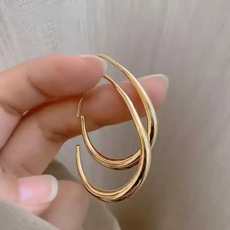Hot Sale Geometric Oval Hoop Earrings for Women Simple Design Earrings Party Wedding Fashion Jewelry Accessories 2024 XJ250814
