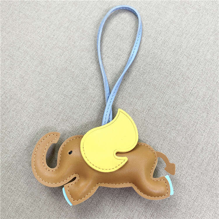 Bag Charms New Designer charm Angel Dumbo Bag Pendant Cute Personalized Keychain Car Rearview Mirror Decoration