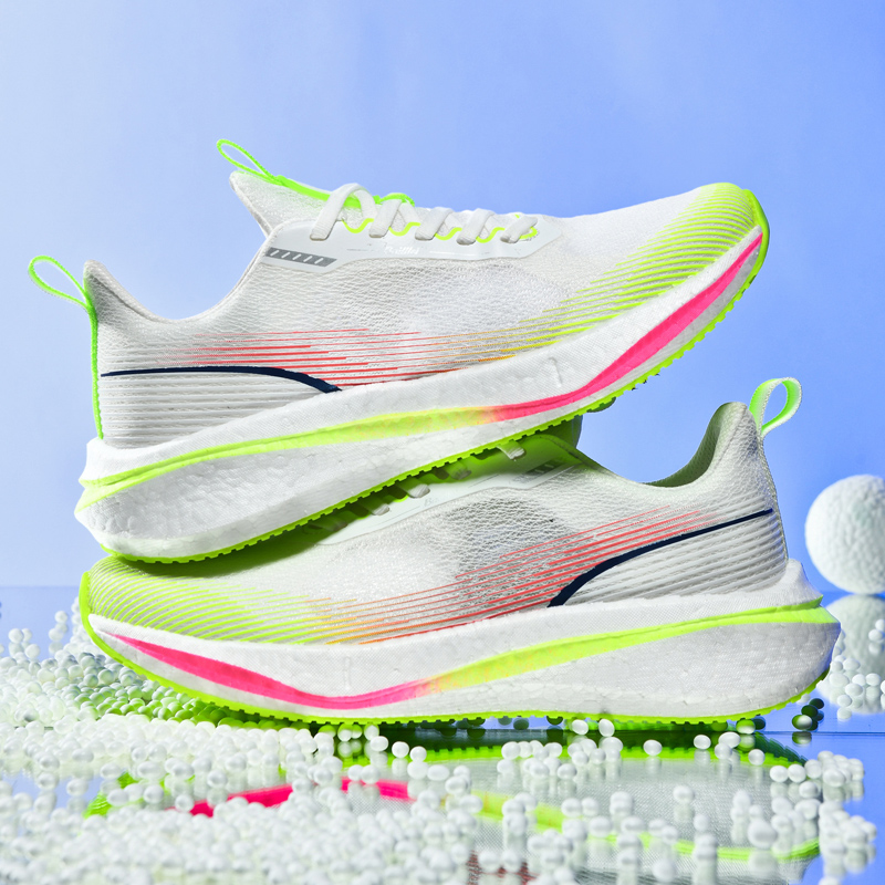 Running shoes for men and women suitable for outdoor and indoor sports with stable grip and comfortable wrapping training shoes