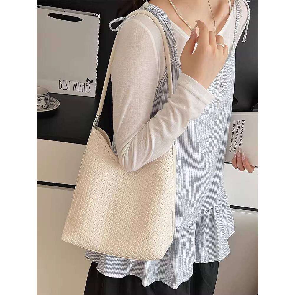 High-End Tote for Women 2025 New Trendy Woven Fashion Versatile Shoulder NEW free shipping Bag Light Luxury Soft Leather Hot Trend