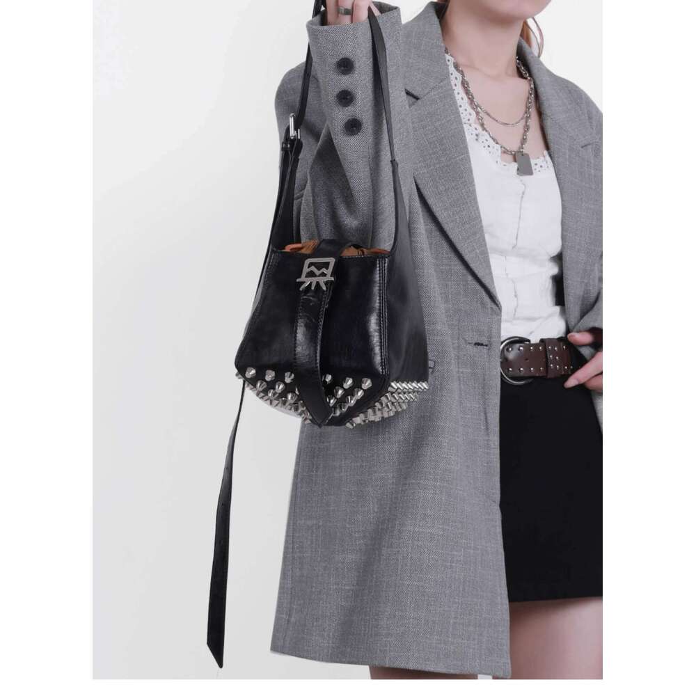 City Bag COY LUCKY Original Niche Design Motorcycle Rivet Underarm Bucket Versatile Tote Bag