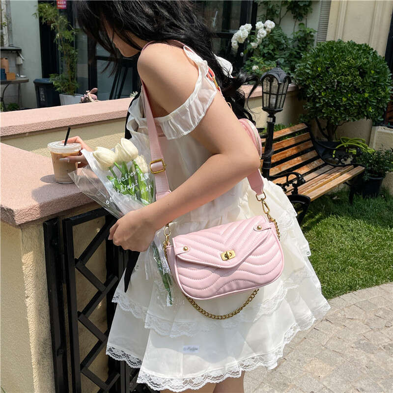 Fashion 2025 New Trendy Women's Mother-Daughter Chain Shoulder Internet Celebrity Textured Quilted Small Square Bag