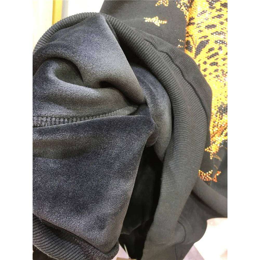 Add 300 pounds fat people wear rhinestone dia round neck women's sweatshirt spring and autumn fashion leopard pattern shirt