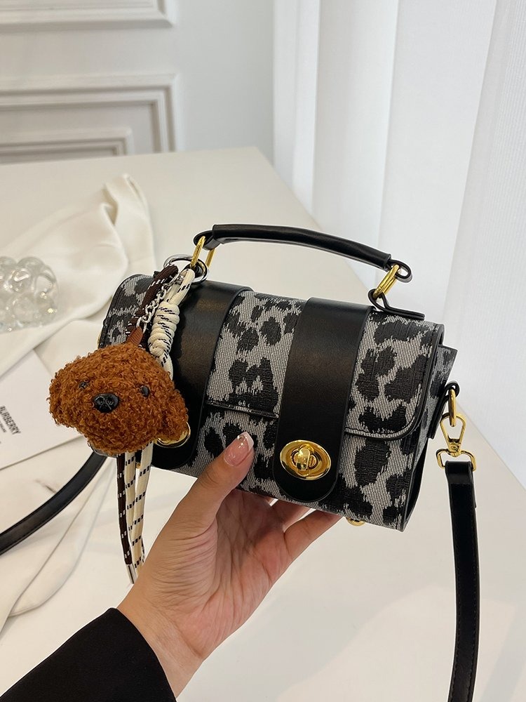 trendy shoulder crossbody purse perfect accessory for your outfit