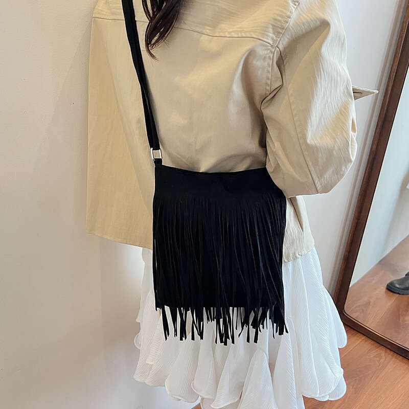 2025 New Large Capacity Women's with Tassels, Simple Commuter Shoulder Bag, Crossbody Bag