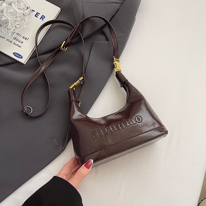 2025 new shoulder crossbody bag designer retro handbag dumpling bag