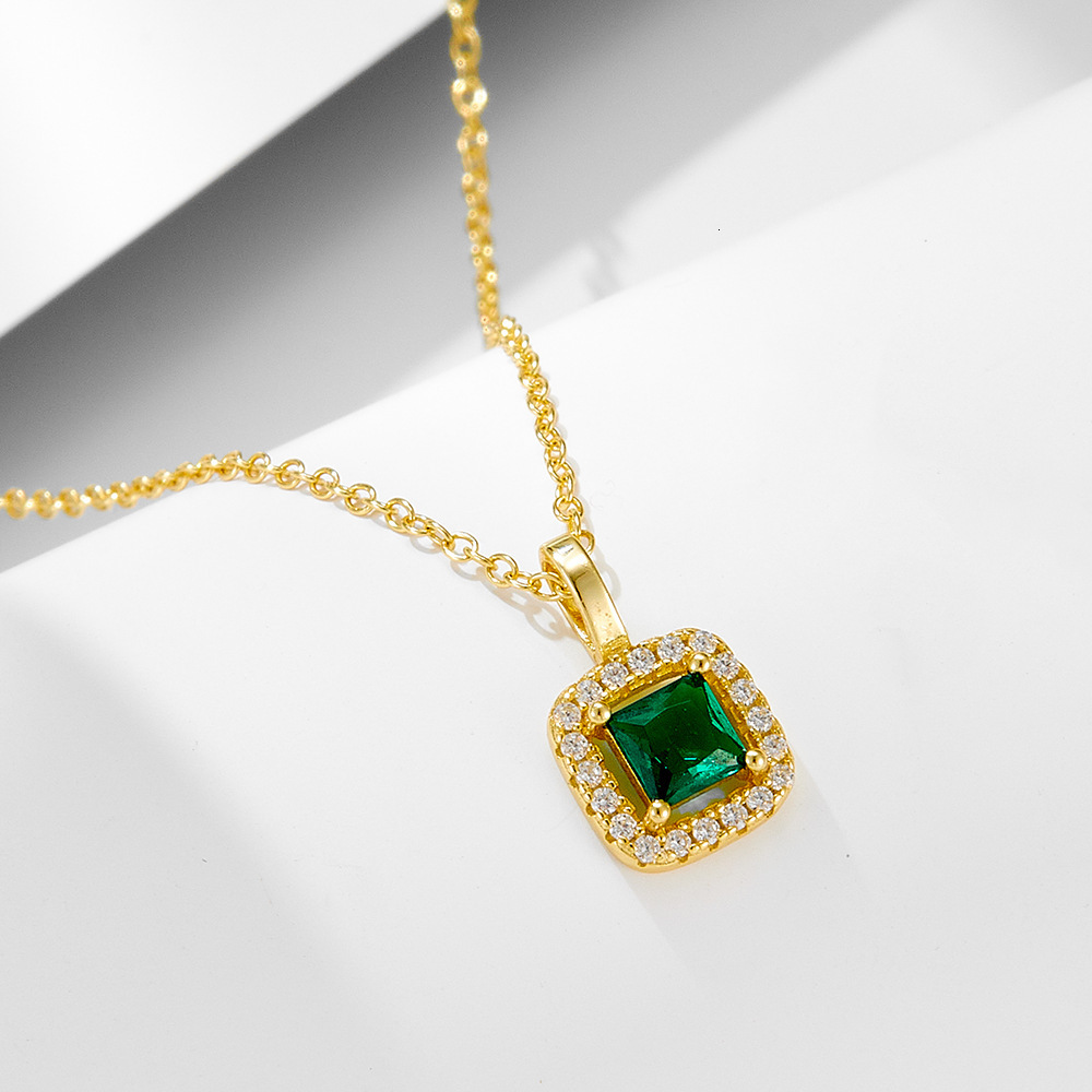 S Pure Sier Square Emerald Zircon Pendant Necklace for Women New Style Elegant Light Clavicle Chain