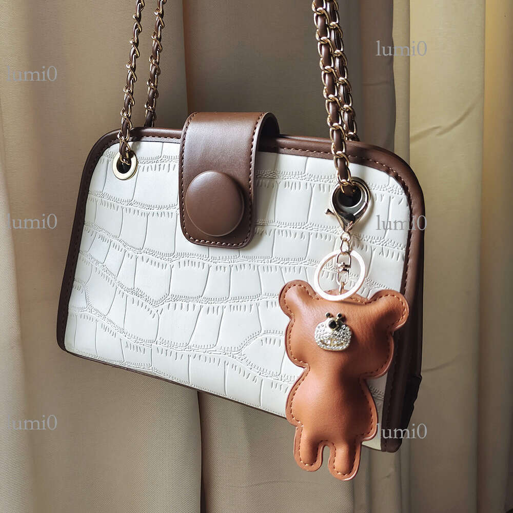 Embroidered Heart Bag Pendant Standing Bear Leather Backpack Creative PU Couple Keychain Versatile