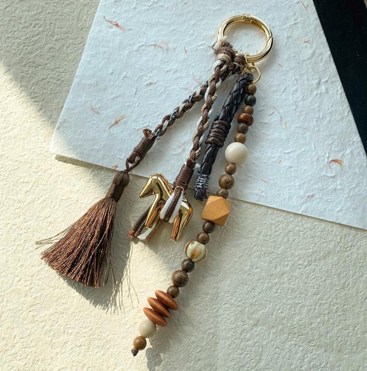 INS Blogger Favorite Horse Sculpture Keychain Pendant - Handwoven Minimalist n Bag Chain M213 250618
