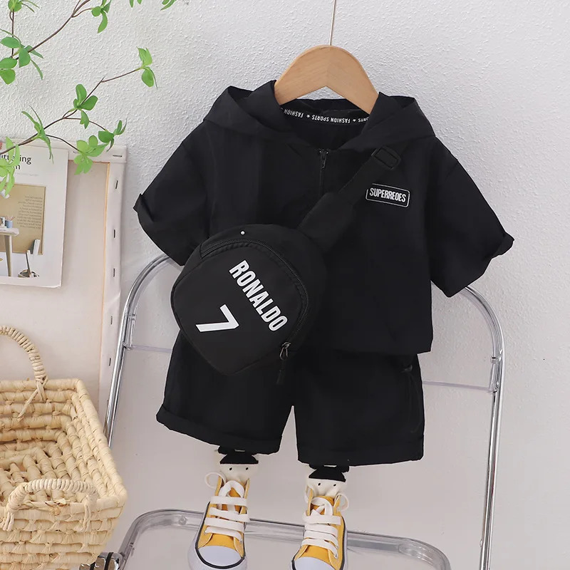 Baby Casual Sets Boys Half Zipper Hooded Short-Sleeved Suit With Satchel Summer Childrens Fashion Sportswear 2Pcs 12M-5Y 250813