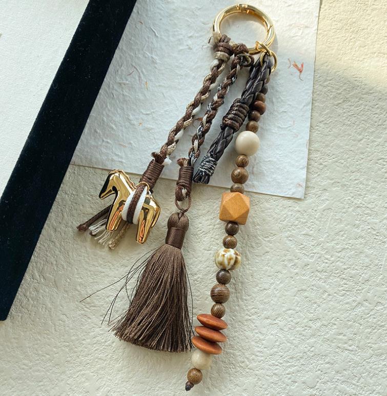 INS Blogger Favorite Horse Sculpture Keychain Pendant - Handwoven Minimalist n Bag Chain M213 250618