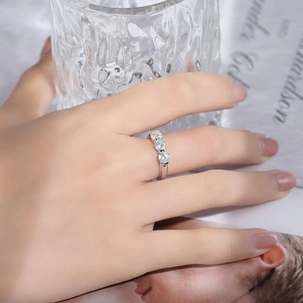 KNOBSPIN 5mm Round Moissanite Ring s925 Sterling Silver 18K White Gold Plated GRA Certified Diamond Engagement Rings for Women