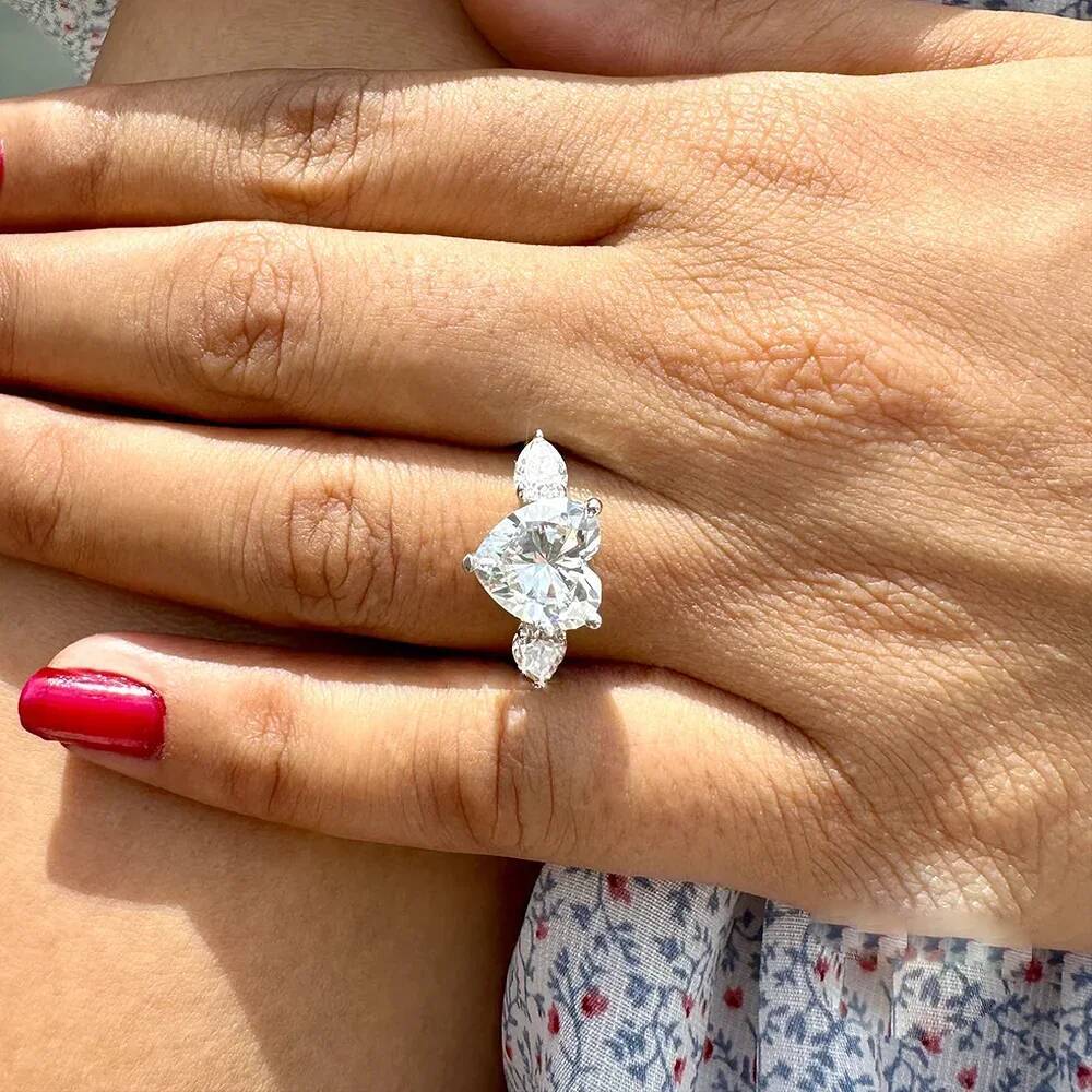 1/2/3/4CT Heart Cut Full Moissanite Engagement Rings with Pear Cut Side Diamond Wedding Ring S925 Silver Fine Jewelry for Women
