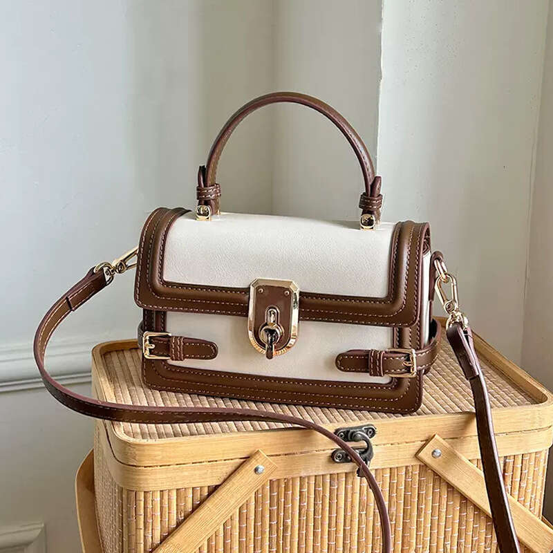 Colored Handheld Box for Spring 2024 Versatile Women's One Shoulder Bag, Small and end, High Sense Crossbody Bag