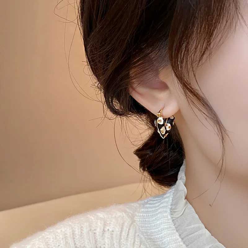 2025 Trend Red Dripping Oil Heart Hoop Earrings For Women Girls Korean Elegant Dangle Earring Jewelry Gift XJ250814