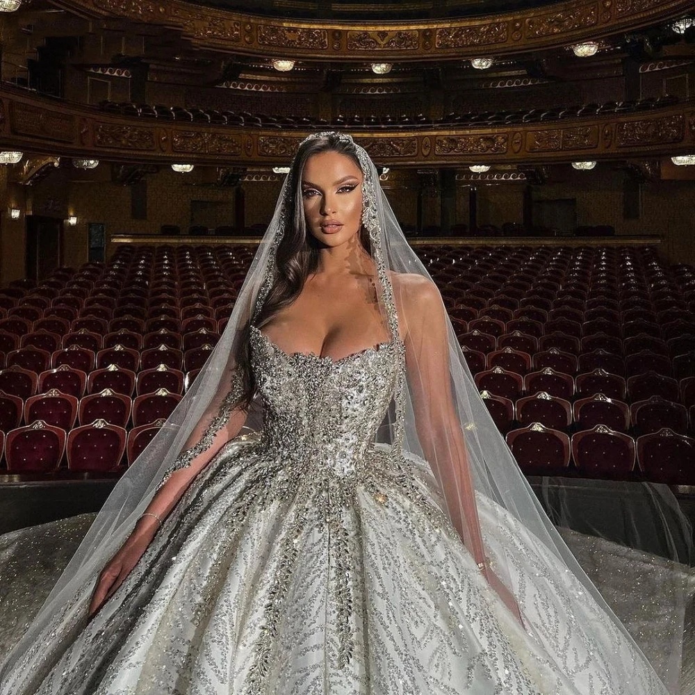 Exquisite Strapless Beaded Wedding Dress Ball Gown Elegant Crystal Lace Bridal Dress Customized Sleeveless vestidos de novia