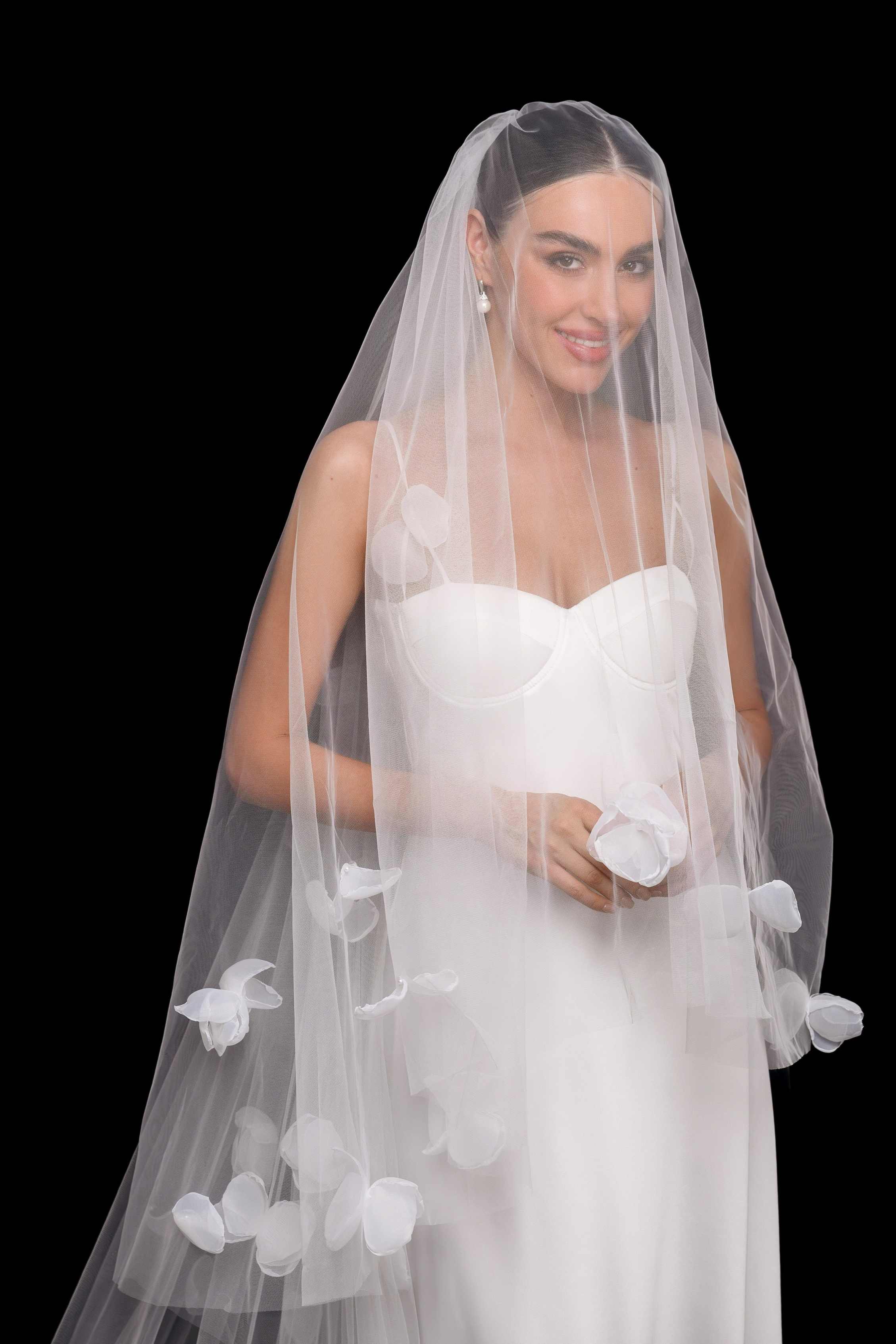 Elegant Bridal Veils Two Layer 3M Long Cathedral Veils 3D Appliques With Comb Wedding Accessories Velos De Novia