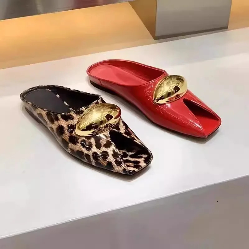 Elegant Temperament Metal Buckle Fish Mouth Slippers Fashionable Flat Shoes Cool Slippers Summer Trend 250809
