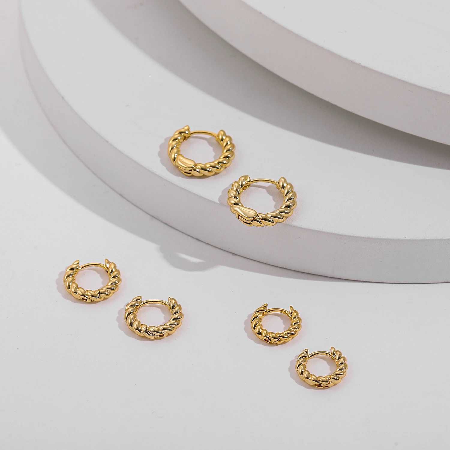 New Trend Twisted Small Hoop Earrings for Women Fashion Gold Color Metal Circle Tiny Hoops Huggie Ear Buckle Jewelry 2023 XJ250814