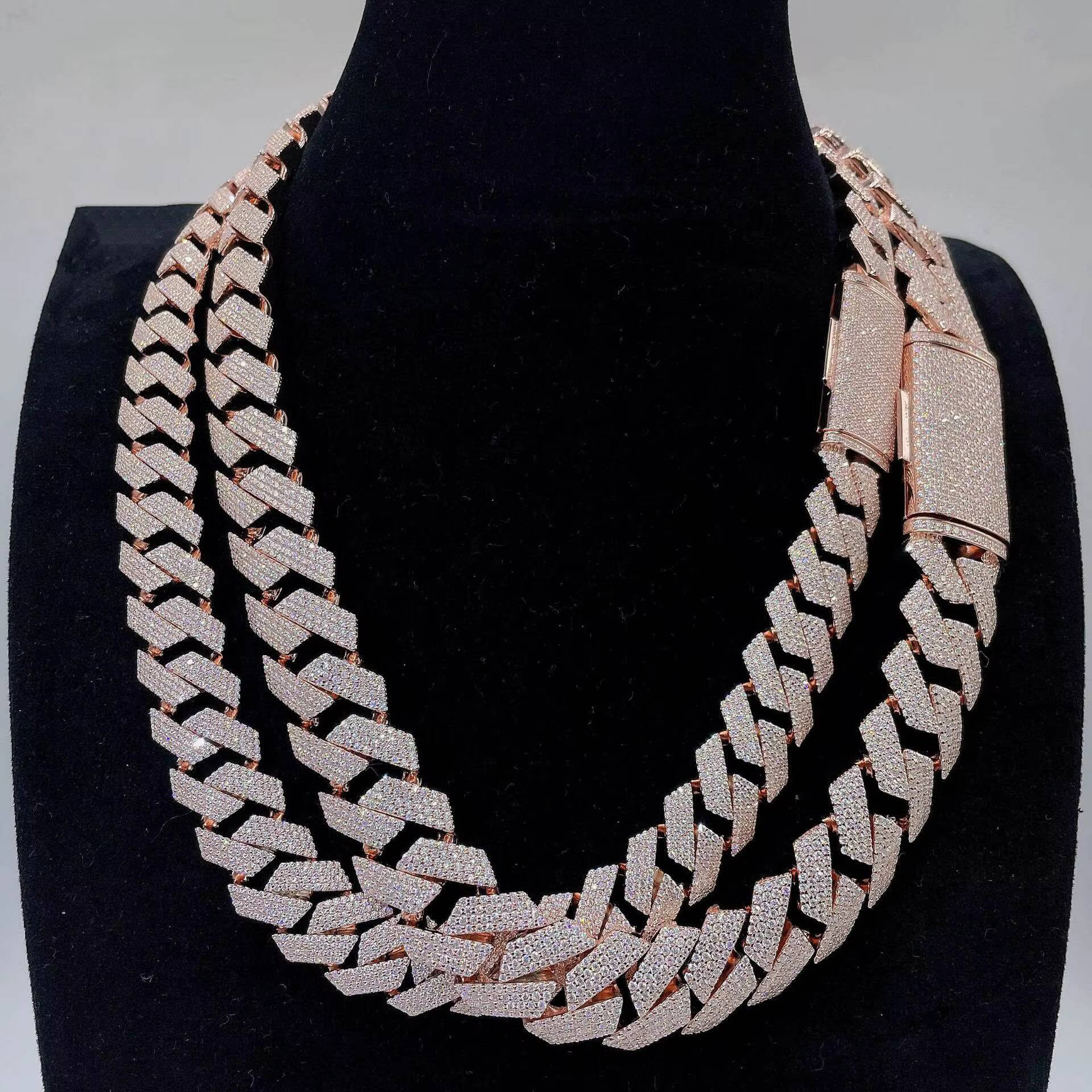 Wholesale Round Cut Hip Hop Trendy Necklace Cuban Moissanite Mens Necklace