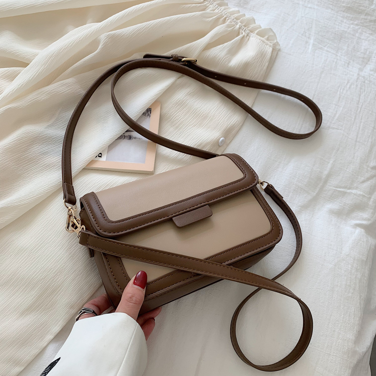 Luxury Brand Designer Bag Spring 2025 New Bag Women's Hot Style Fashion Versatile Western Style Casual High-End Sense Light Luxury Crossbody Bag 