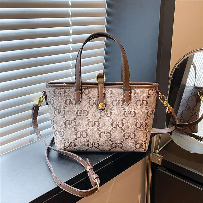 New Fashionable 2025 Elegant Large Capacity Women's Handbag Printed Commuter Shoulder Tote Bag