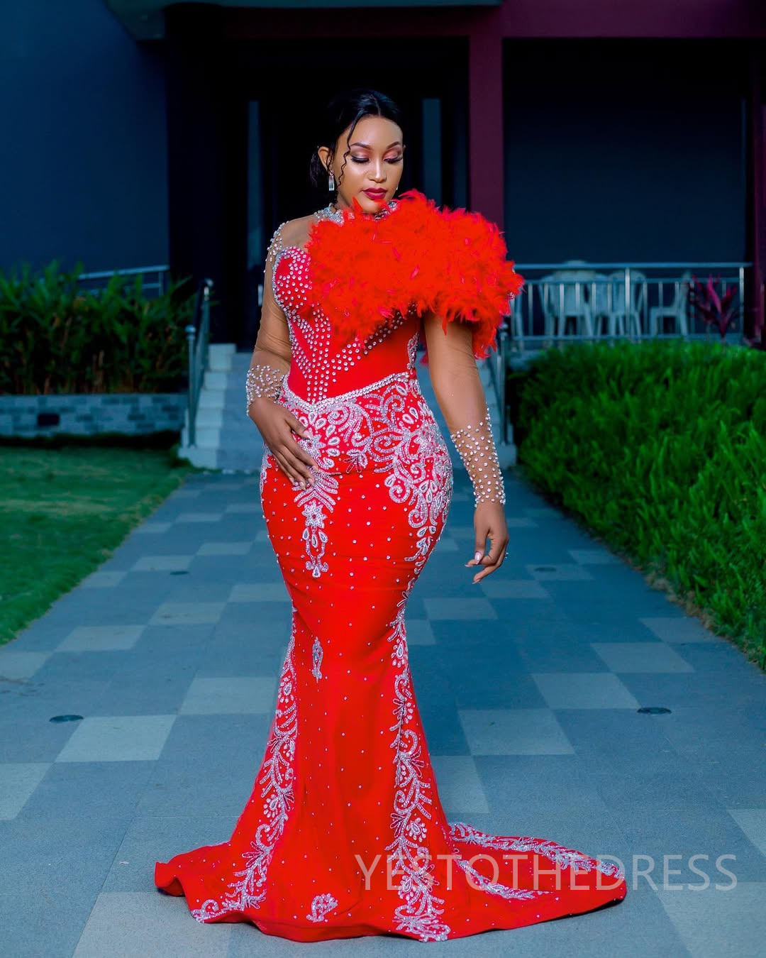 Plus Size Red Prom Dress 2025 Evening Dresses For Special Occasions Sheer Neck Appliqued Lace Beaded Rhinestone Feather Birthday Dress Second Receptio