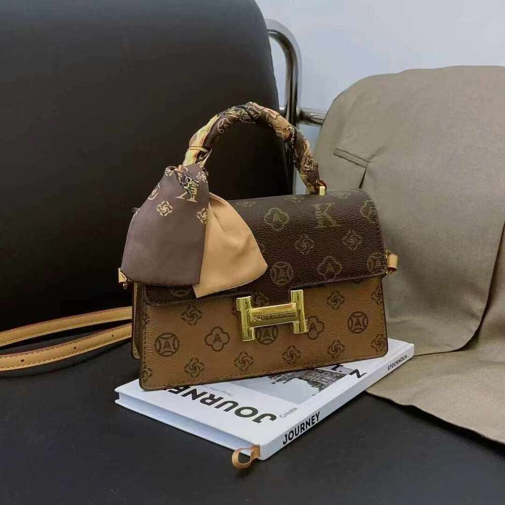 DHpet_wholesale Vintage Lock Chain Messenger Bag - Stylish PVC Crossbody Purse for Women, Retro Shoulder Bag with 3 Straps (Coffee/Brown)