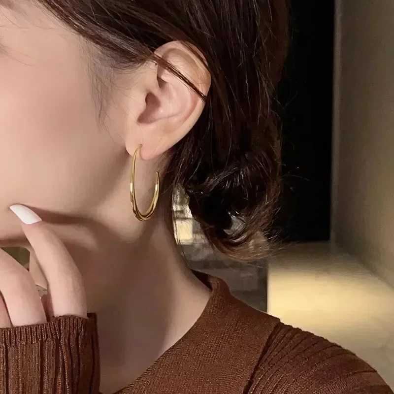 Hot Sale Geometric Oval Hoop Earrings for Women Simple Design Earrings Party Wedding Fashion Jewelry Accessories 2023 XJ250814