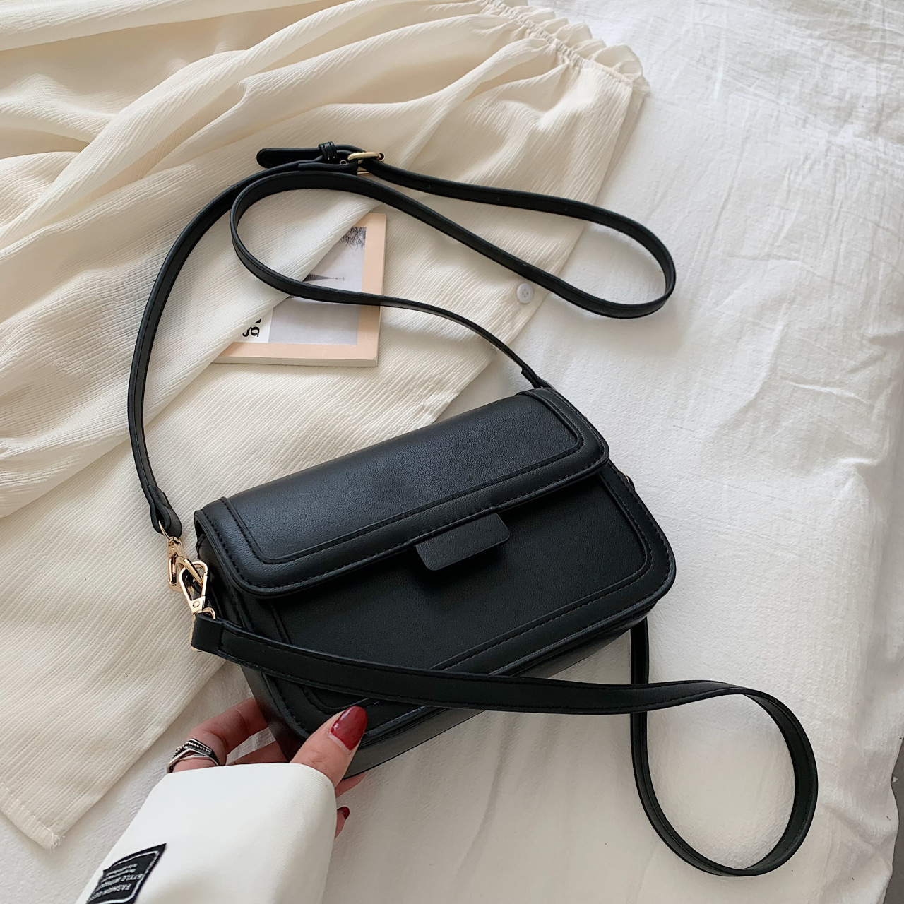 Luxury Brand Designer Bag Spring 2025 New Bag Women's Hot Style Fashion Versatile Western Style Casual High-End Sense Light Luxury Crossbody Bag 