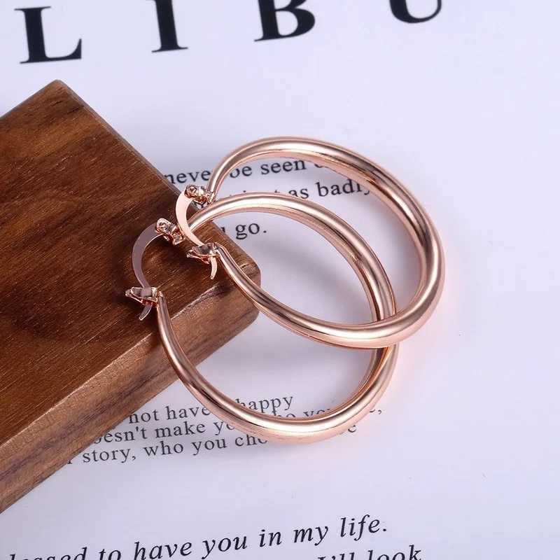 Fashion Simple Womens Gold Color Earrings Large Round Hoop Earrings for Women Exquisite Party Wedding Engagement Jewelry XJ250814