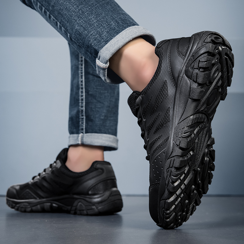 Black High-Quality Running Footwear - Ventilated Design For Optimal Performance