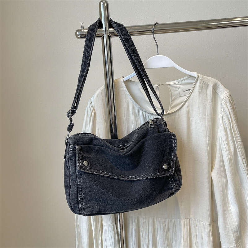 2025 Bags Designer Women New Niche Geometric Pillow Fashion Denim Crossbody Single Shoulder Underarm Bag