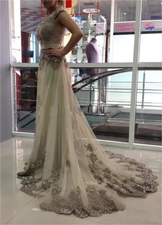 Sexy Champagne Dresses Kaftan Dubai Arabic Wedding Dresses Sheer Jewel Neck Cap Sleeves Tulle A Line Bridal Gowns Applique Beads