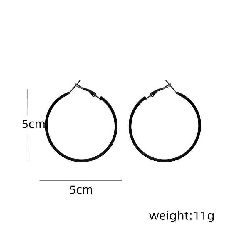 Women Black Hoop Earrings Geometric Circular Circles Jewelry for Ladies Vintage Round Earrings Baking Varnish Ear Decorations XJ250814